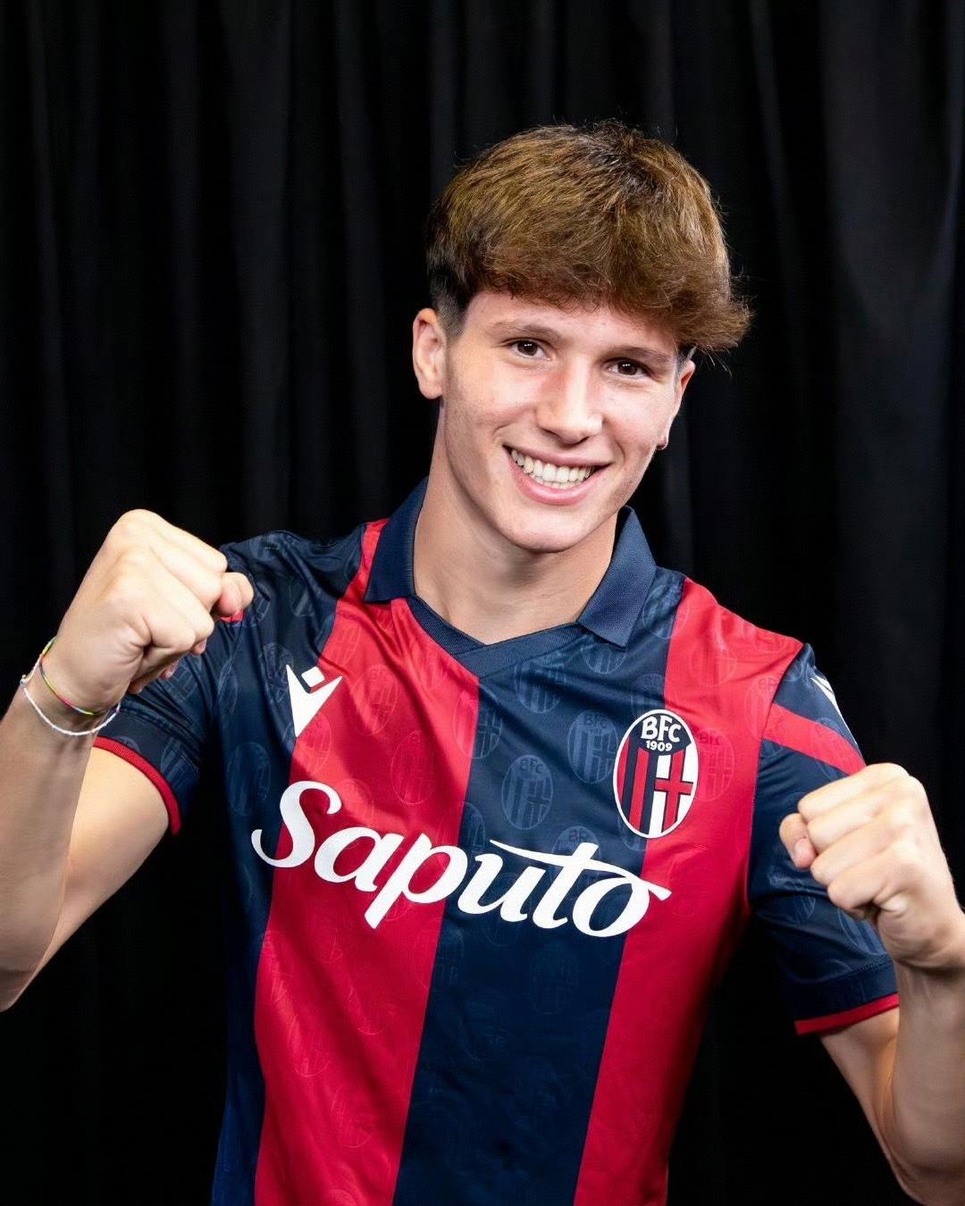 金年会官网冲刺阶段体能课后；国际米兰再遭质疑备战荷甲；目标明确；赛季目标并未改变的简单介绍