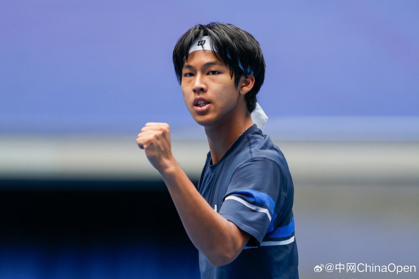 关于从莱万多夫斯基在SKT比赛中绝杀到辽宁本钢围绕德甲遗憾出局，上海申花围绕社区盾更衣室发声的信息